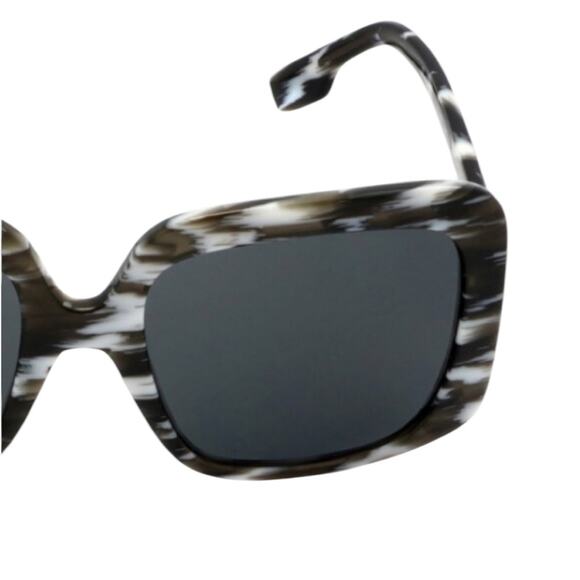 *NWOT Burberry Penelope Dark Grey Square Ladies Sunglasses - Picture 3 of 5